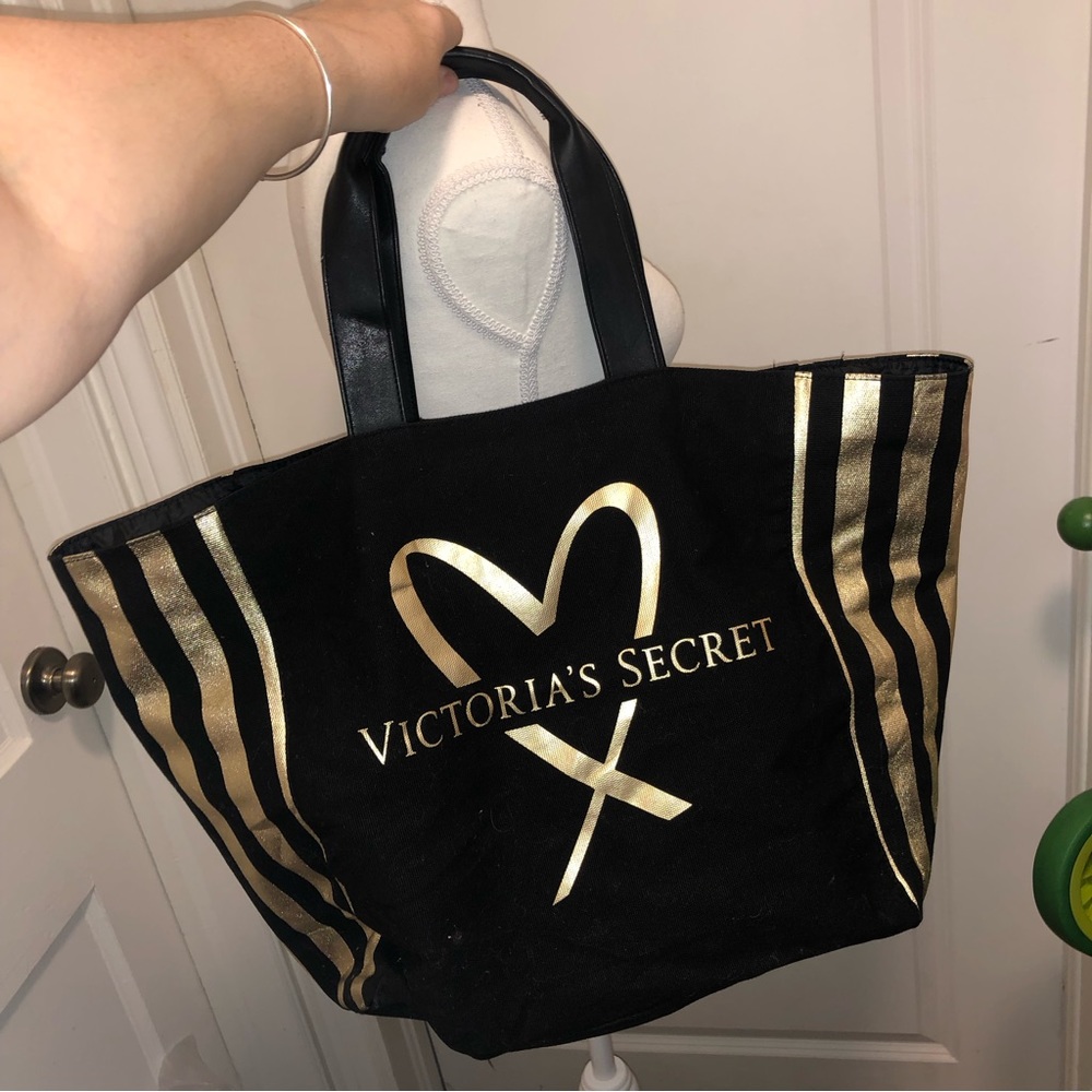 Victoria’s Secret ladies shoulder bag tote overnight bag